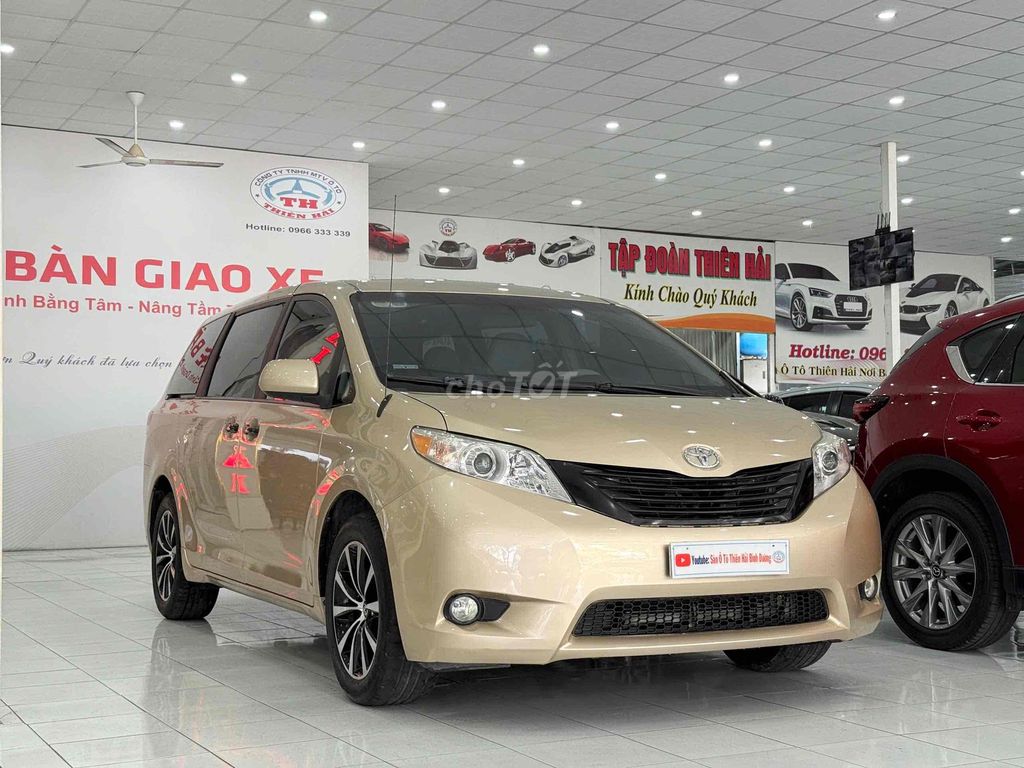 Toyota Sienna 2010 nhập mỹ xe gia đình 1 chủ. Mua bán Ô tô tại Thành phố Thủ Dầu Một Bình Dương được đăng bởi Dương Tuấn Anh hình 3