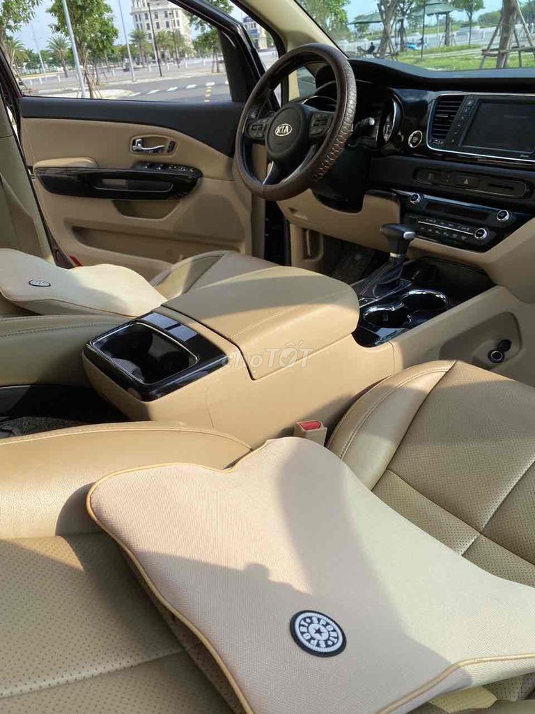 Kia Sedona 2019 Full dầu Đỏ mận. Mua bán Ô tô tại Thành phố Biên Hòa Đồng Nai được đăng bởi Chien Phan hình 6