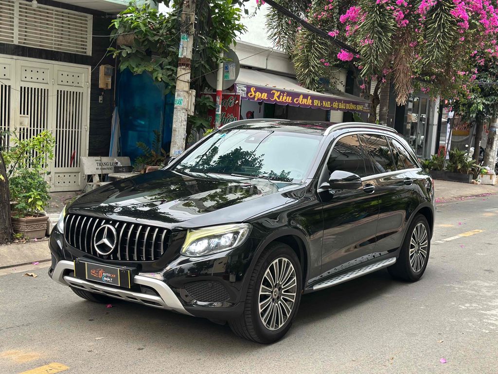 Mercedes GLC 250 4MATIC - 81000 km . Sản xuat 2018. Mua bán Ô tô tại Quận 7 Tp Hồ Chí Minh được đăng bởi Thông Sport  hình 1