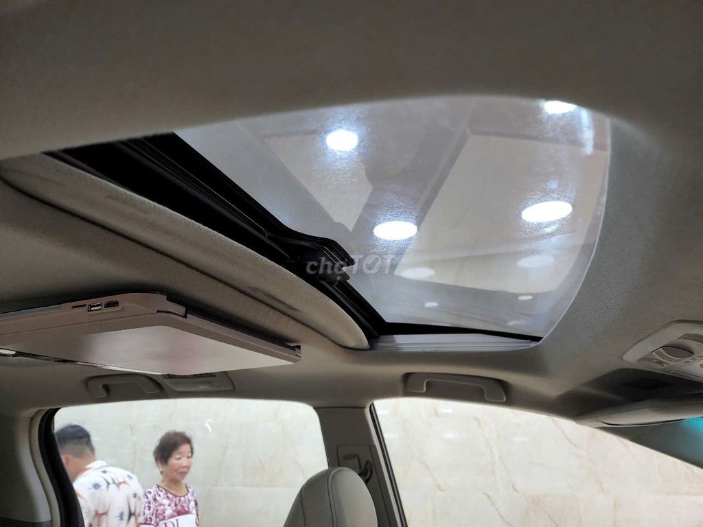 Toyota Previa bản cao nhất, xe nhà trùm mền. Mua bán Ô tô tại Quận 10 Tp Hồ Chí Minh được đăng bởi Chị My  hình 12