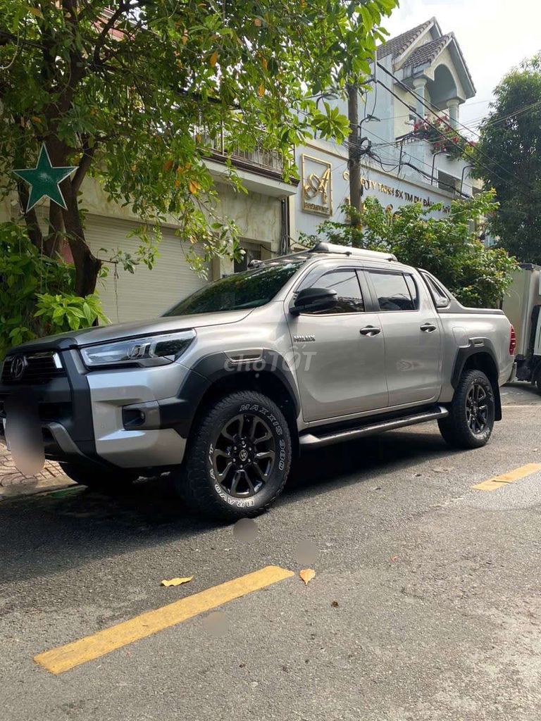 Toyota Hilux 2020  2.8V lướt  25000 km