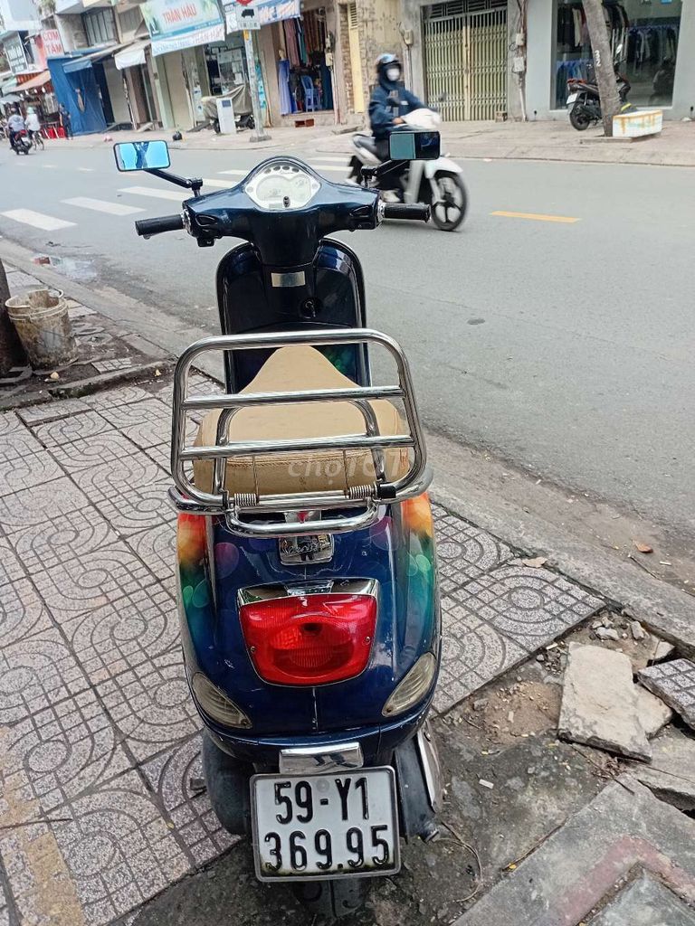 Vespa 3ie 125,có fi,xe nhập khẩu,đời2012,ký giấyok. Mua bán Xe máy tại Quận 3 Tp Hồ Chí Minh được đăng bởi Lữ Trung Hùng hình 4