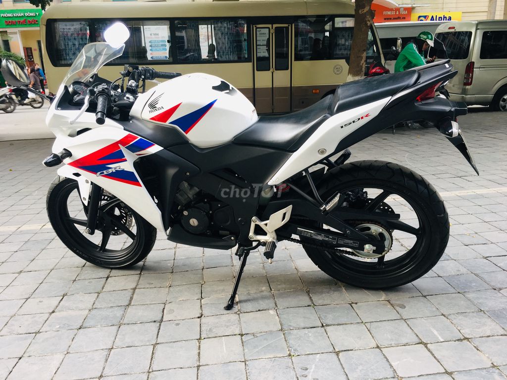 HONDA CBR 150 ĐỎ TRẮNG ĐI ÍT GIỮ GÌN CÒN ZIN ĐÉT. Mua bán Xe máy tại Quận Nam Từ Liêm Hà Nội được đăng bởi A.SỰ hình 6