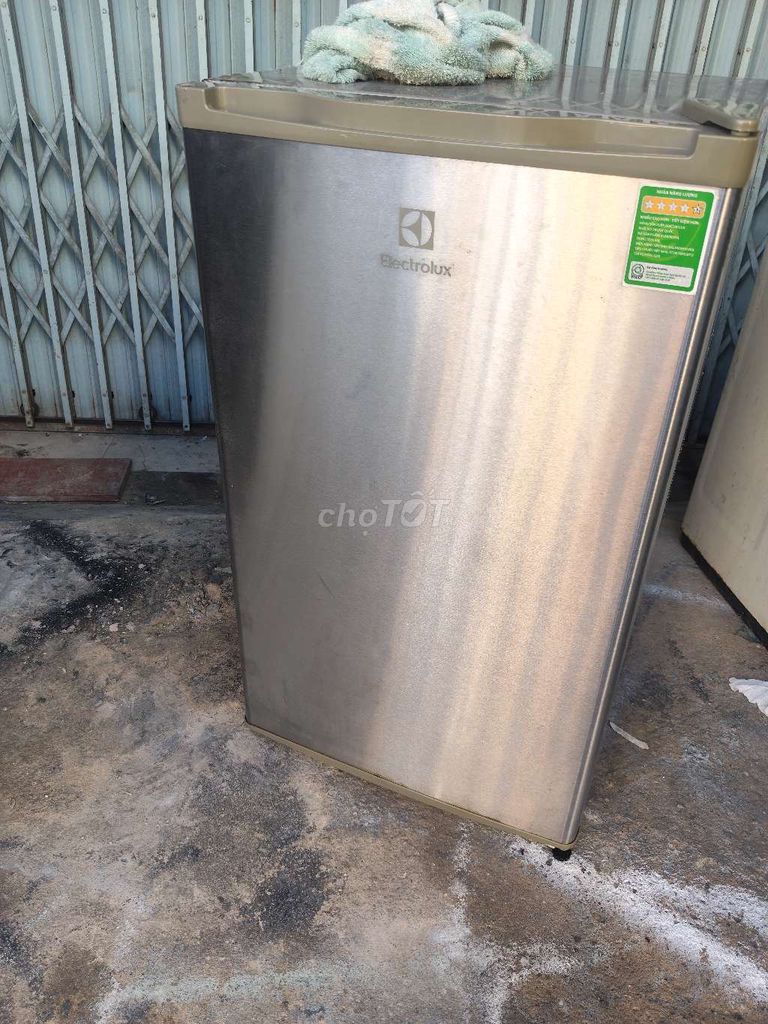 Tủ lạnh mini Electrolux Đen 92L. Mua bán Tủ lạnh tại Huyện Hóc Môn Tp Hồ Chí Minh được đăng bởi long hình 1