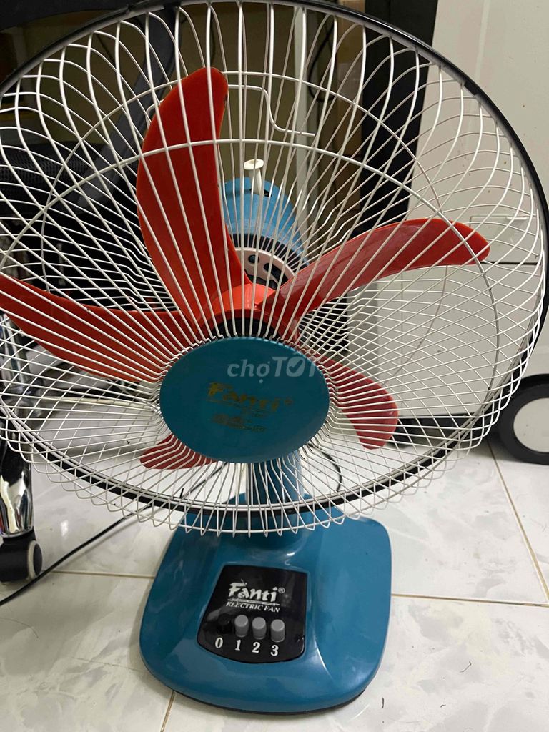 cần bán cây quạt còn dùng ngon ggtt