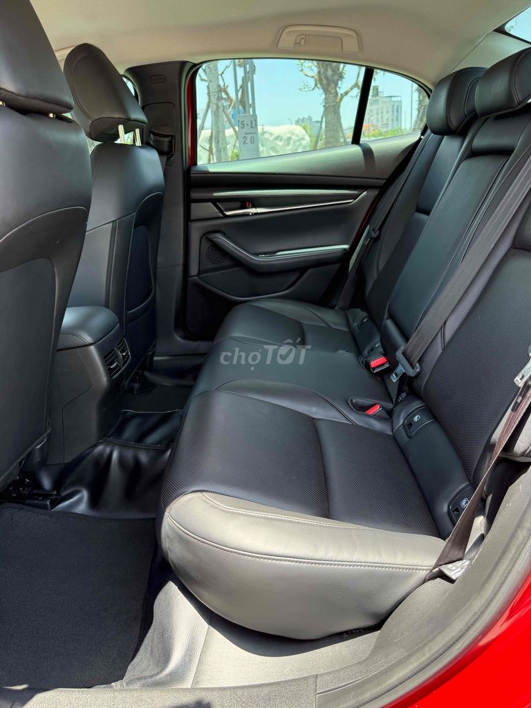 Mazda 3 2022 1.5L Luxury - 80 km. Mua bán Ô tô tại Quận Long Biên Hà Nội được đăng bởi Le hao hình 6