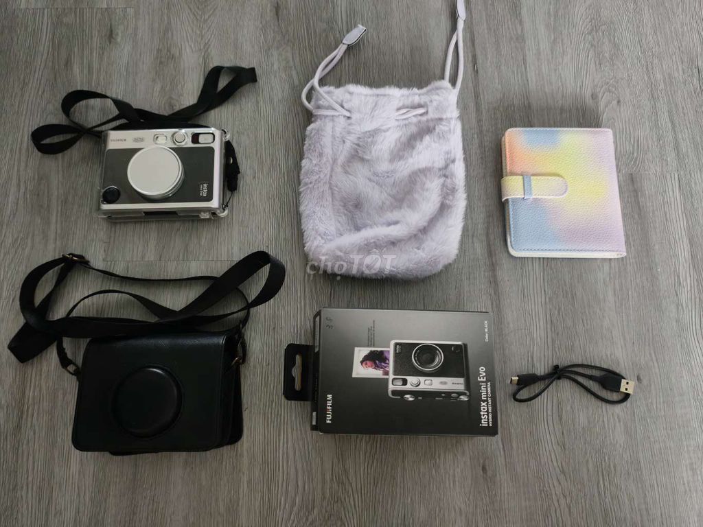 Máy ảnh Fujifilm Instax Mini Evo Đen Like new. Mua bán Máy ảnh, Máy quay tại Quận Gò Vấp Tp Hồ Chí Minh được đăng bởi Hiruhiru hình 1