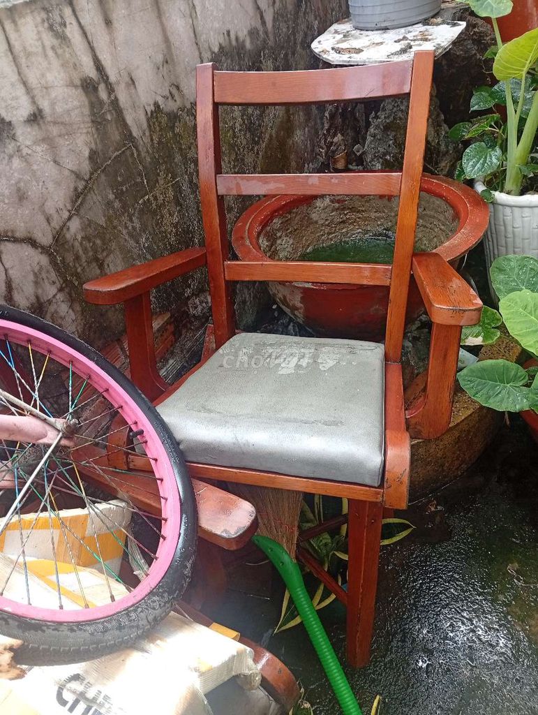 Ghế dựa gỗ xưa màu nâu. Mua bán Bàn ghế tại Quận 12 Tp Hồ Chí Minh được đăng bởi Ông chú đồ cổ hình 1