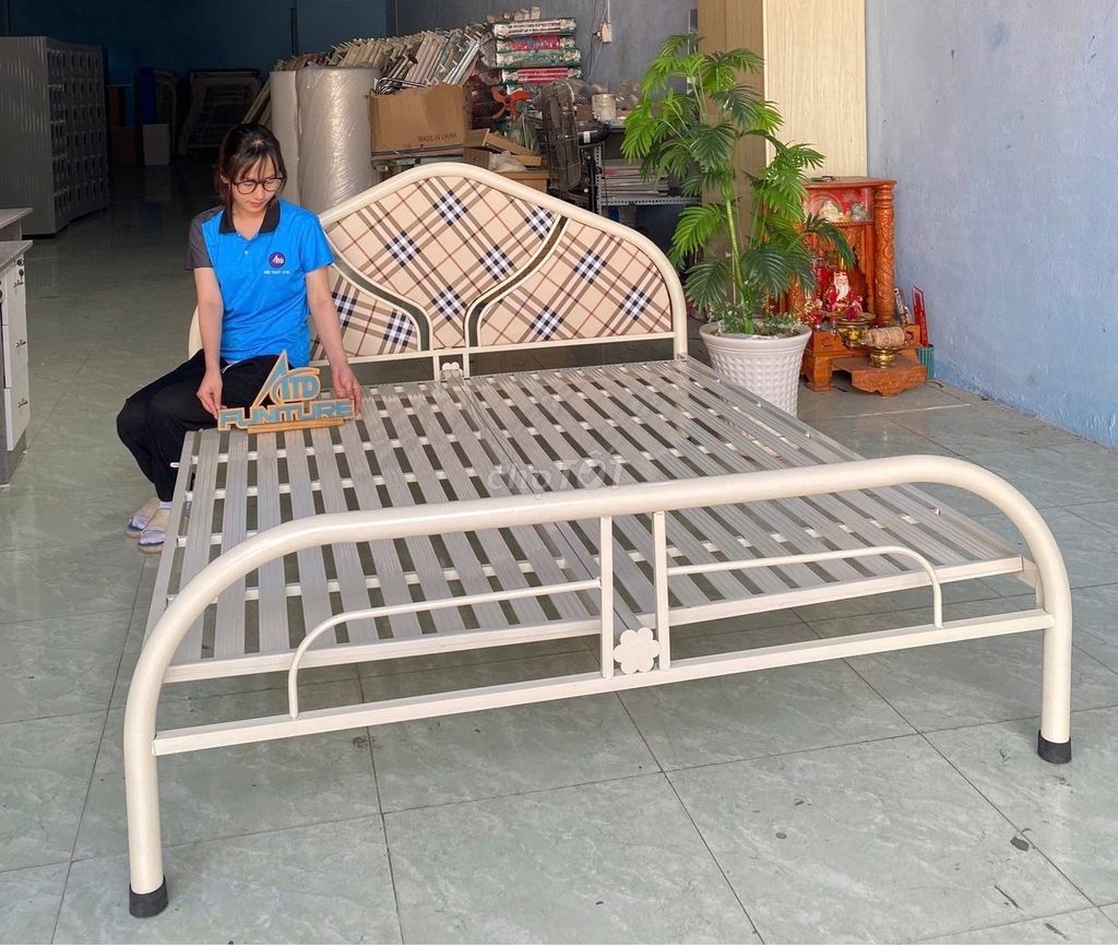 Giường Sắt=Giường Sắt=Giường Sắt=Giường Sắt RẺ. Mua bán Giường, chăn ga gối nệm tại Thành phố Dĩ An Bình Dương được đăng bởi NGUYỄN THỊ THANH VIÊN hình 1