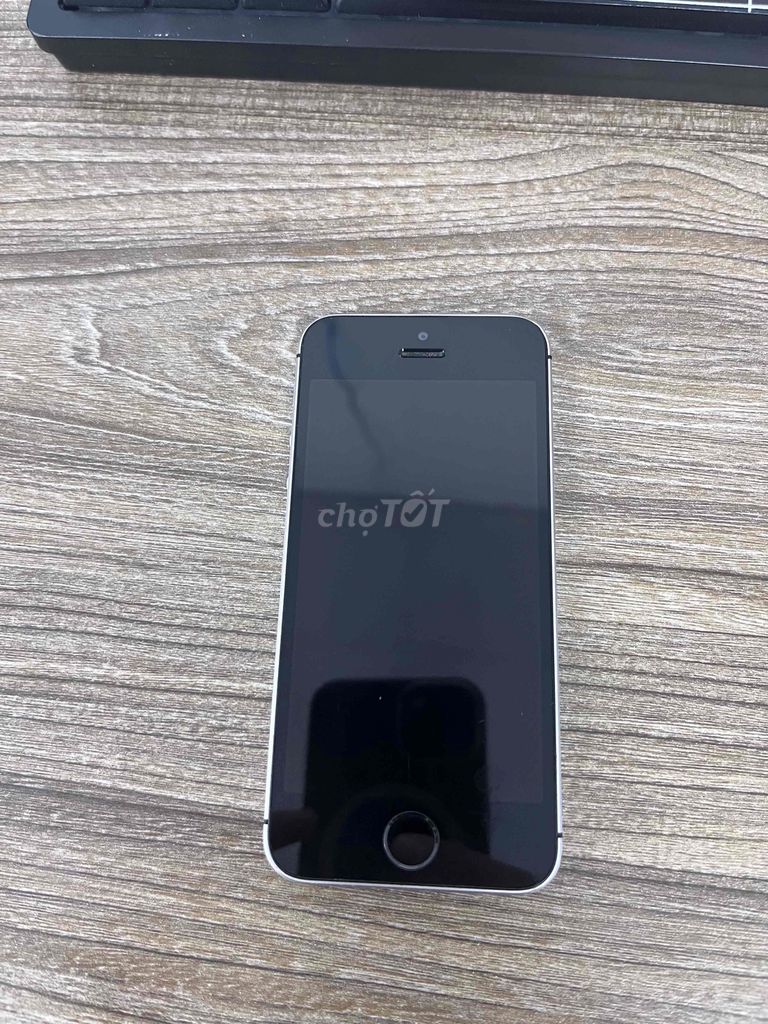 Apple iPhone SE 32GB Bạc. Mua bán Điện thoại tại Huyện Thanh Trì Hà Nội được đăng bởi Minh Jp hình 1