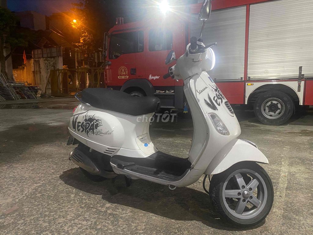 vespa 125 65km 18.xxx. Mua bán Xe máy tại Quận Sơn Trà Đà Nẵng được đăng bởi Châu hình 3