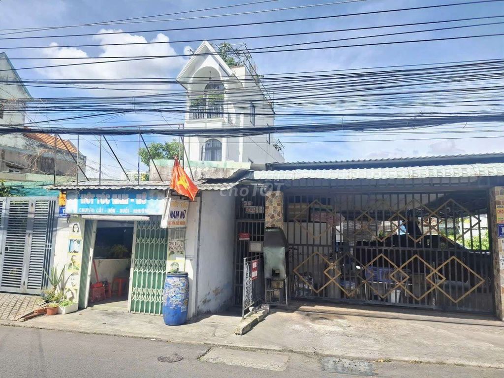 Nhà phố 174m + 12 phòng trọ gần kcn Sóng Thần và Vincom550