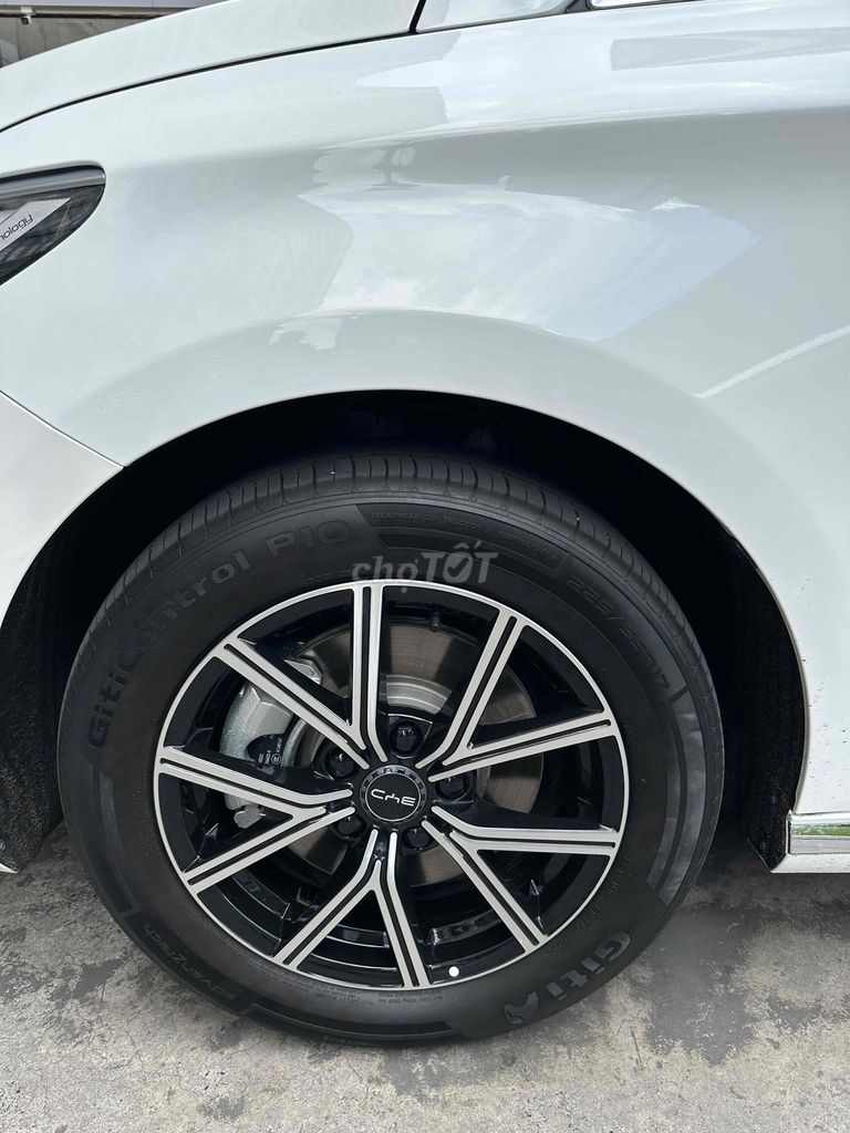 Владелец продает семейный автомобиль BYD M6 2025 Odo длиной 17 600 км