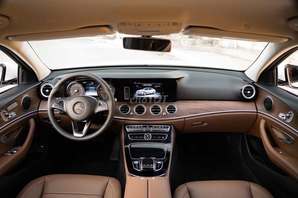Mercedes E200 Model 2017 - Trắng Nâu - Chất xe zin. Mua bán Ô tô tại Quận 7 Tp Hồ Chí Minh được đăng bởi Thật Nguyễn LongAnh Auto hình 10