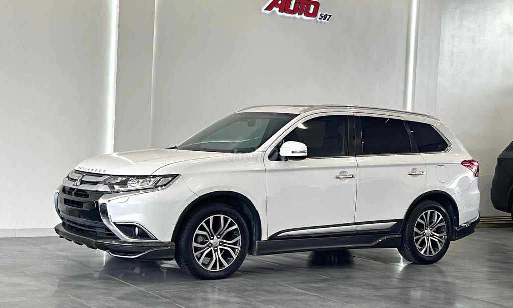 Mitsubishi Outlander Premium màu trắng. Mua bán Ô tô tại Thành phố Thái Nguyên Thái Nguyên được đăng bởi Hồng Phương Auto  Auto 597 hình 4