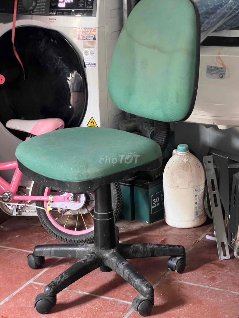 Ghế xoay văn phòng Vải, Nhựa Xanh lá. Mua bán Đồ dùng văn phòng tại Quận Hà Đông Hà Nội được đăng bởi ladatranf hình 1