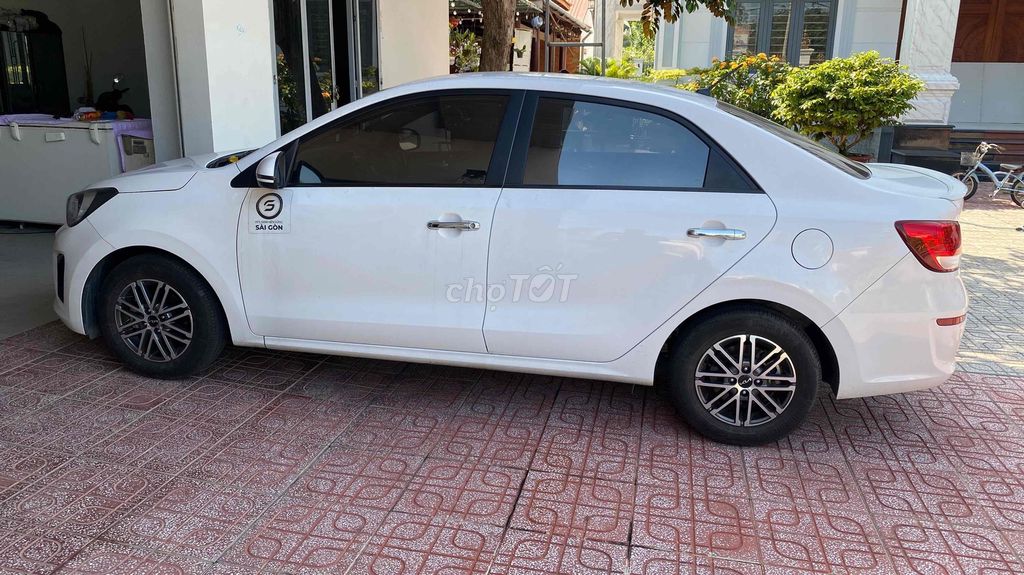 Kia Soluto AT Deluxe 2024 Белый 29.900 км