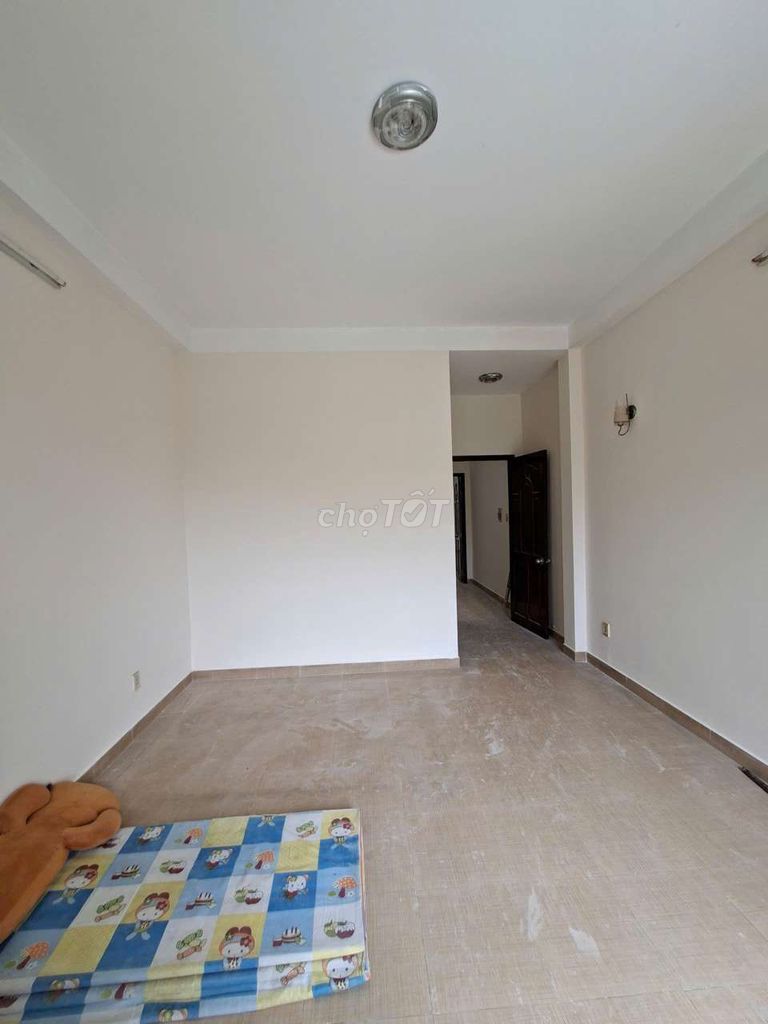 Дом в тихом переулке у парка, район Ten Lua, 4x24м, 4 этажа, 4СП+кондиционер