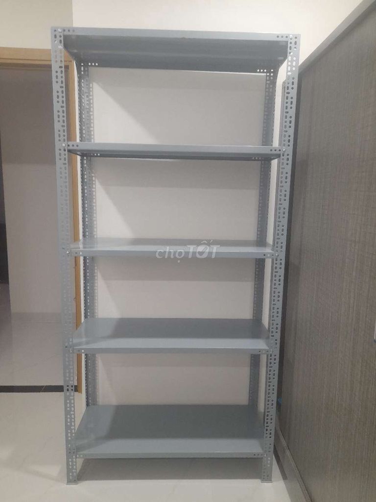 Kệ sắt V lỗ 5 tầng xám ghi 2m x 1m x 40cm. Mua bán Tủ, kệ gia đình tại Thị xã Tân Uyên Bình Dương được đăng bởi Thu Hoàng hình 1