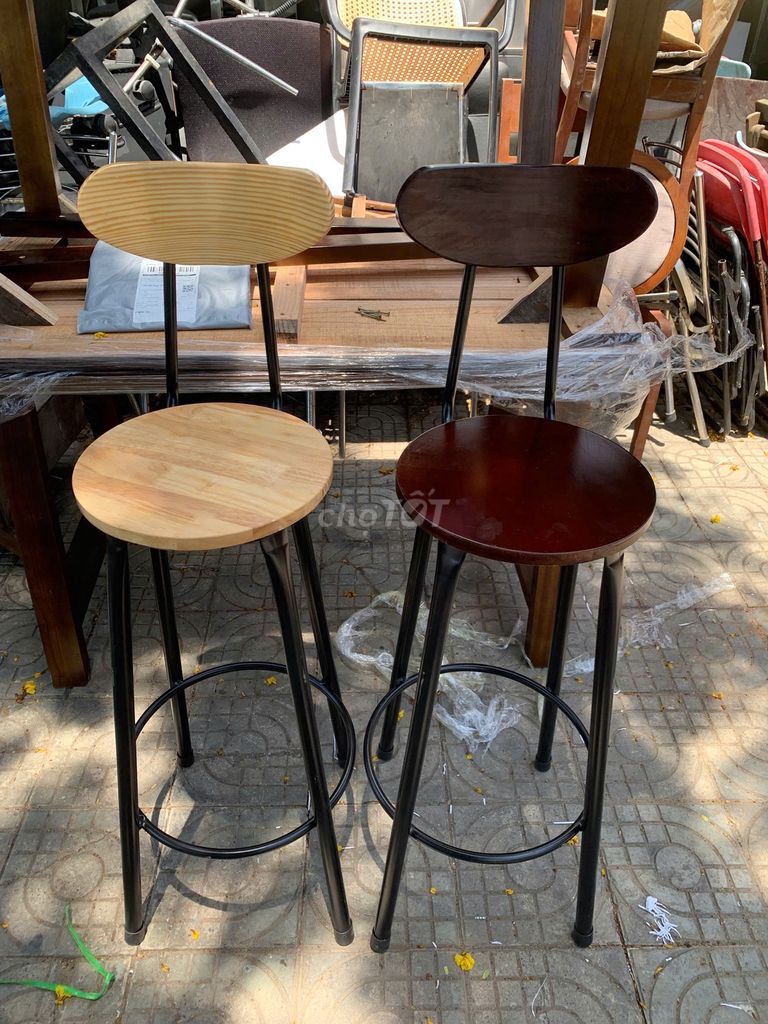 Ghế bar Gỗ chân sắt new. Dịch vụ dọn dẹp nhà tại Quận Sơn Trà Đà Nẵng được đăng bởi THẾ GIỚI ĐỒ CŨ ĐÀ NẴNG hình 1