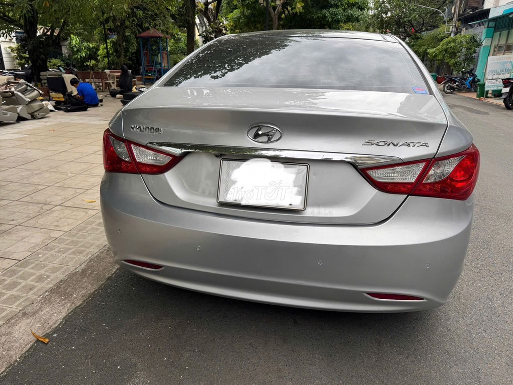 Hyundai Sonata 2012 2.0 AT - 68000 km cọp zin. Mua bán Ô tô tại Quận Gò Vấp Tp Hồ Chí Minh được đăng bởi Trần hình 5