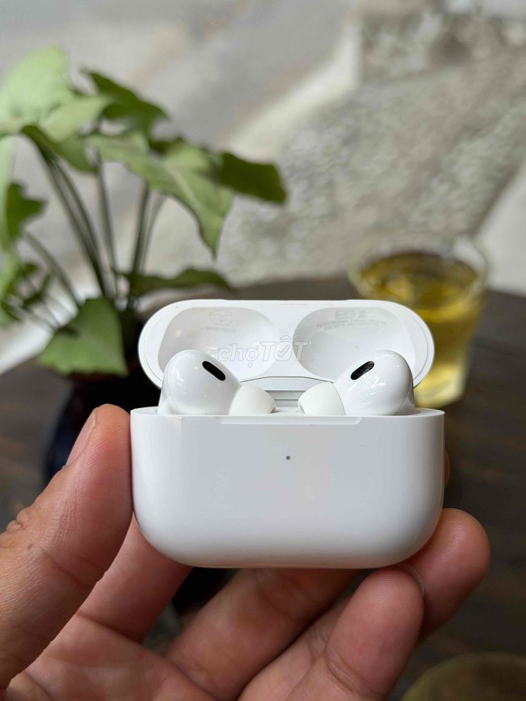 Tai nghe AirPods Pro 2 Chính Hãng Lightning. Mua bán Tivi, Âm thanh tại Quận Sơn Trà Đà Nẵng được đăng bởi Anh Apple Chính Hãng hình 1