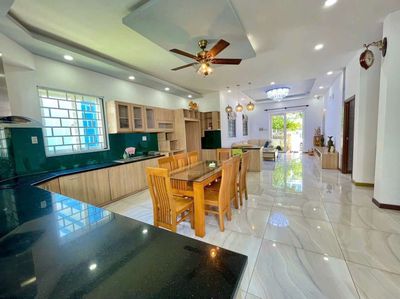 Nhà Khang Điền cho thuê, DT 148m2, 5 phòng ngủ, nội thất đầy đủ