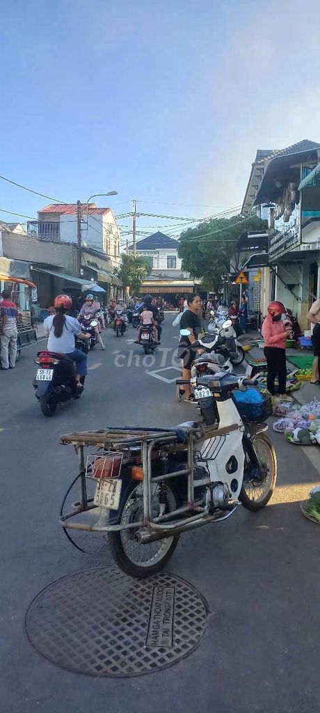 BÁN ĐẤT MT KINH DOANH CÓ SẴN NHÀ CẤP 4 TT CỦ CHI 514M2 GIÁ 850 TRIỆU