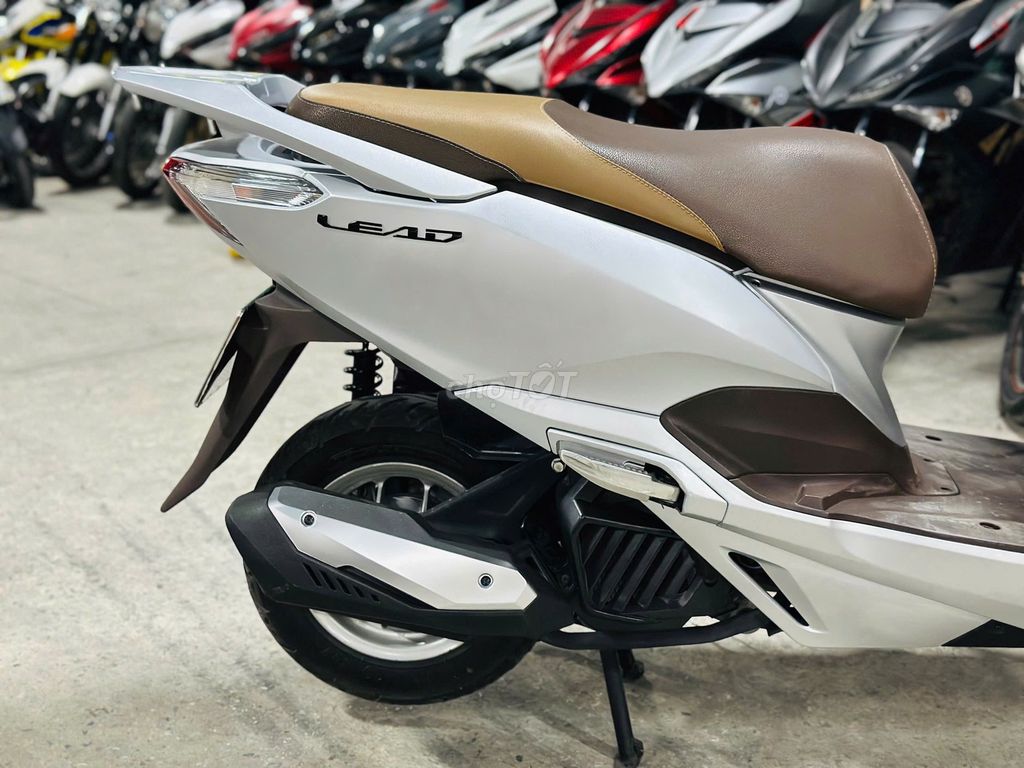 XE MÁYTHANH TÙNG_LEAD 125 XÁM BẠC ĐÈN LED KHÓA SMK. Mua bán Xe máy tại Quận Nam Từ Liêm Hà Nội được đăng bởi THANH TÙNG hình 3