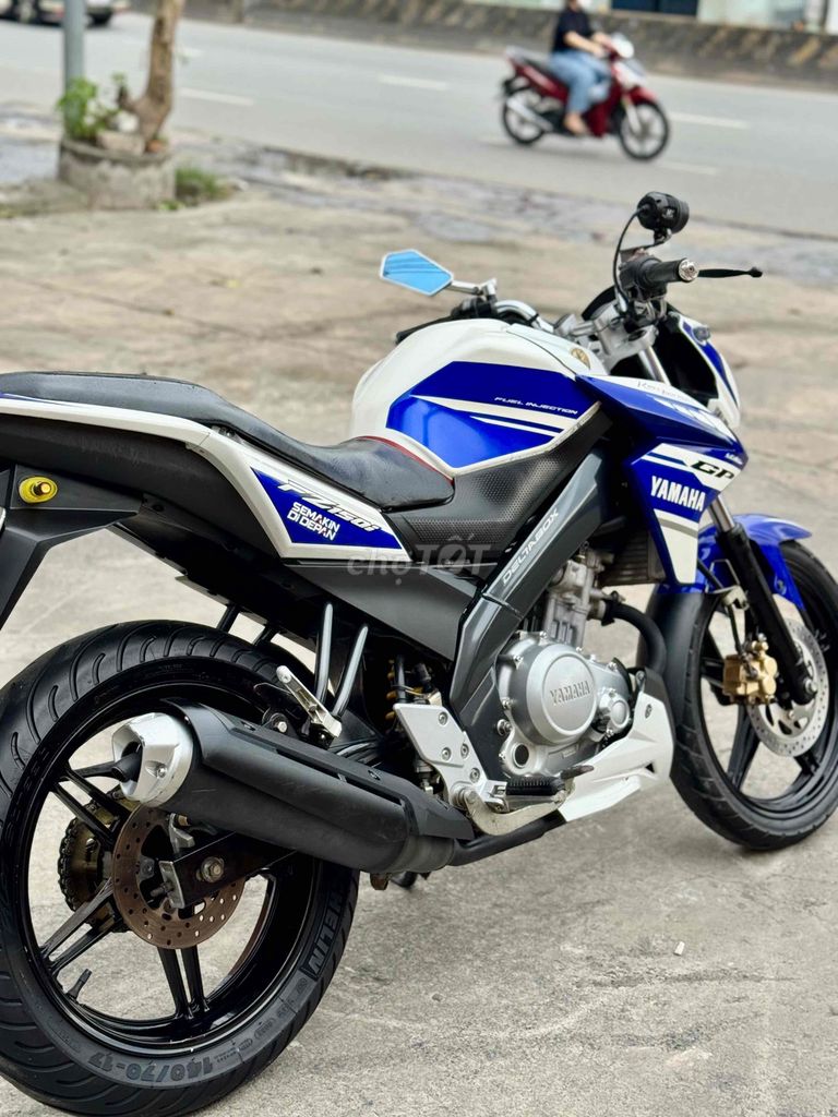 Yamaha Fz150i đẹp, liền lạc, zin mới về cần gả. Mua bán Xe máy tại Thành phố Dĩ An Bình Dương được đăng bởi Cửa hàng Motor Xuân Bình  hình 4