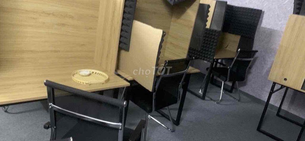 Bàn ghế văn phòng mới mua chưa sử dụng như mới. Mua bán Đồ dùng văn phòng tại Quận 7 Tp Hồ Chí Minh được đăng bởi CHDV HCM hình 1