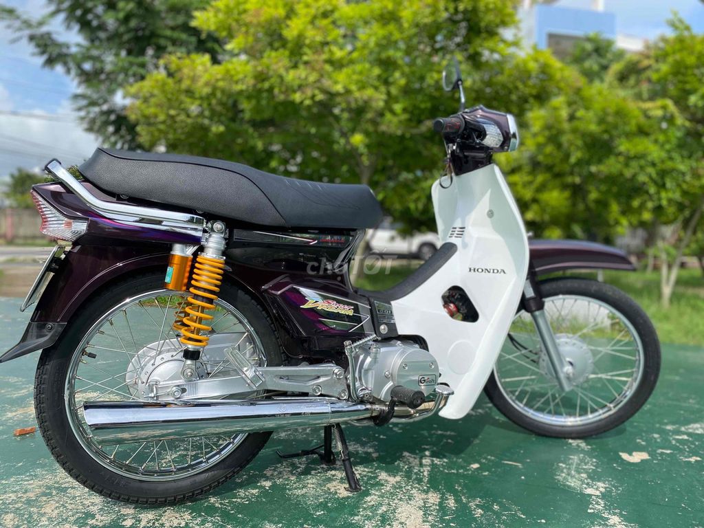 Honda Dream Thai Бело-Коричневая Двигатель 54