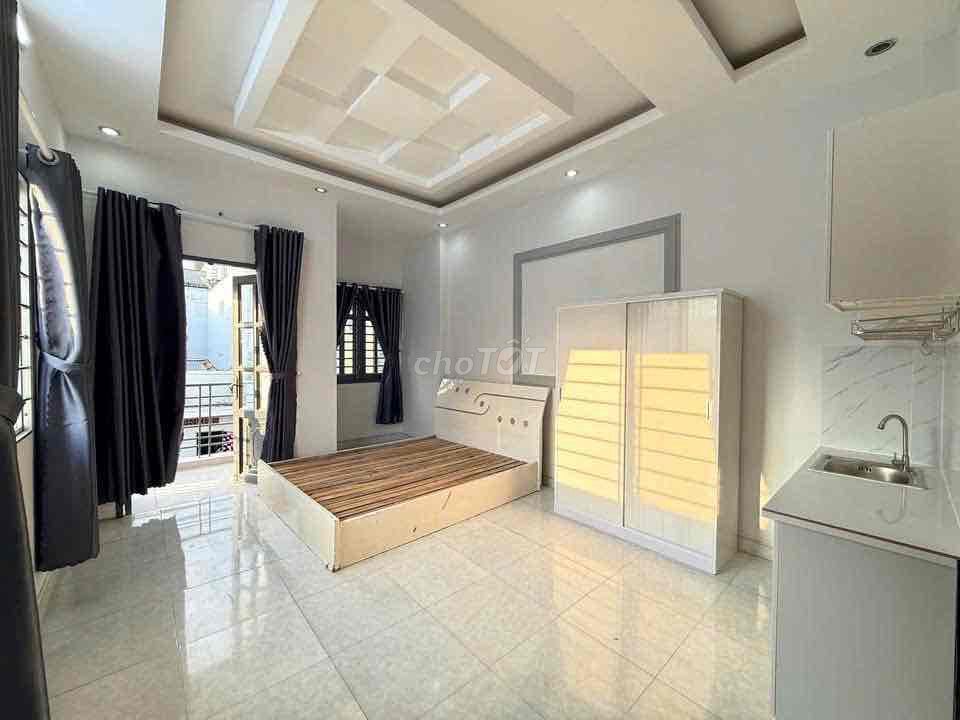 PHÒNG 2 MẶT BAN CÔNG - 2 CỬA SỔ ĐÓN GIÓ