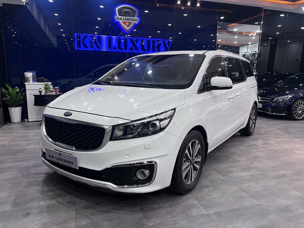 Kia Sedona 2016 3.3 GAT - 80000 km