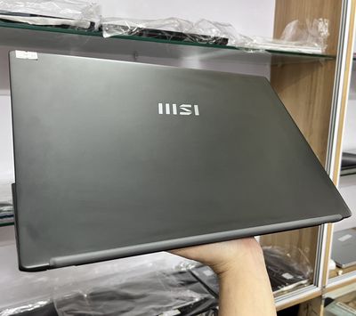 MSI Modern 15( 2022) core i5-1235U/8/512 full HD