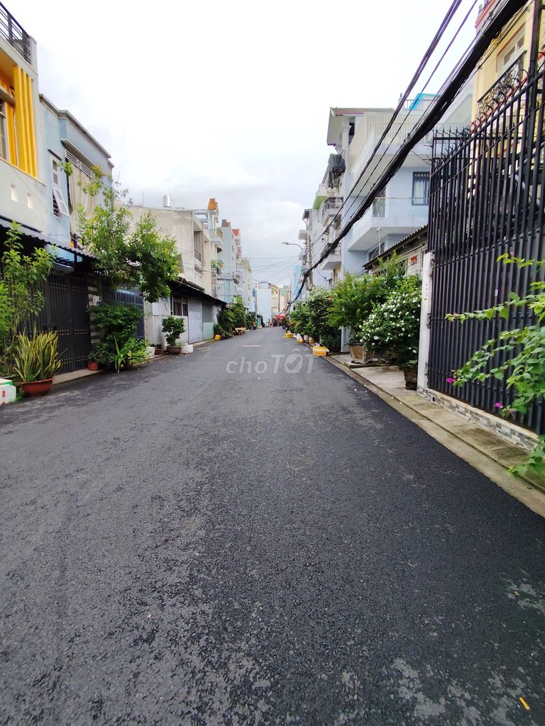 Bán nhà hẻm nhựa 7m đường Tỉnh lộ 10 4mx18m sát khu Tên Lửa
