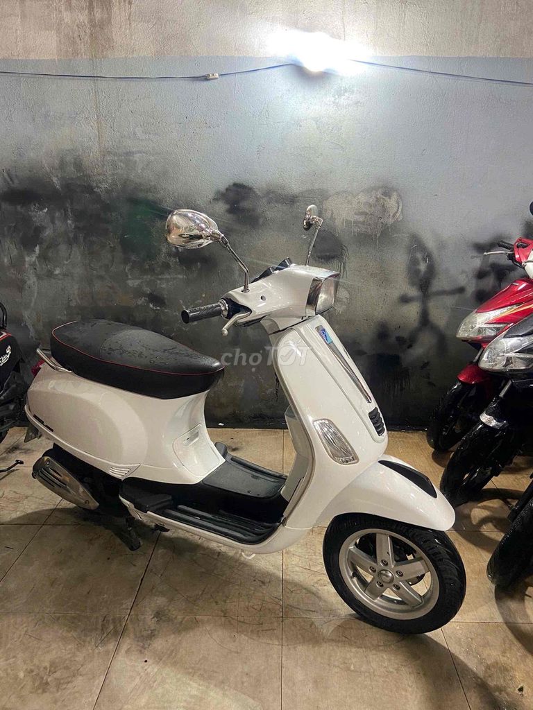 Vesspa đèn vuông 3vie máy zin bs long an. Mua bán Xe máy tại Thành phố Dĩ An Bình Dương được đăng bởi xe máy Huy  Khoa hình 4