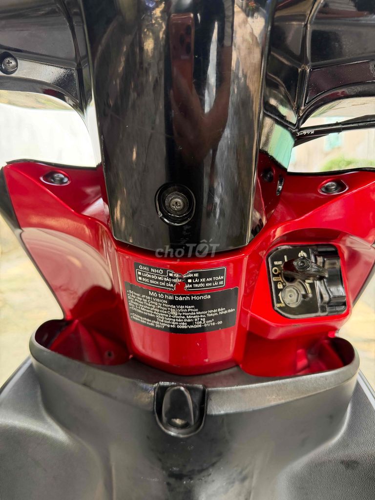 Honda Vision 2017 Đen Đỏ. Mua bán Xe máy tại Huyện Hóc Môn Tp Hồ Chí Minh được đăng bởi Hoàng Anh Tuấn hình 6