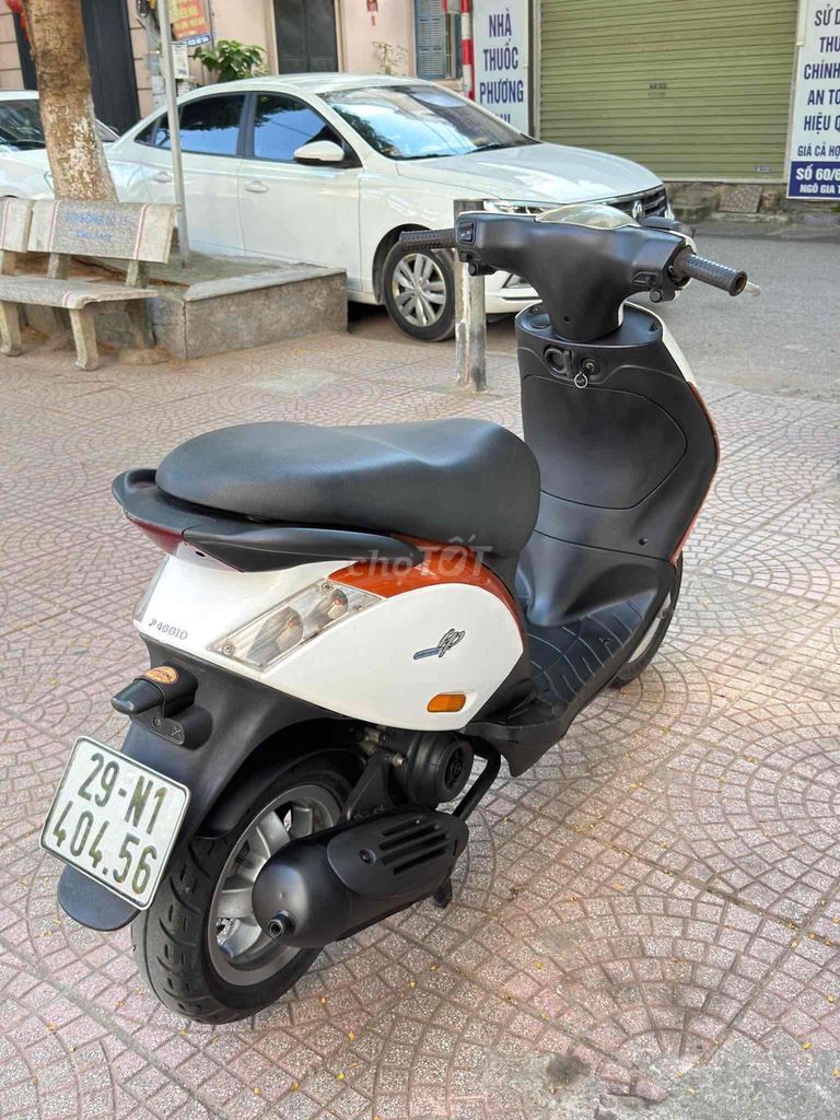 Скутер Piaggio Zip 2016, бело-оранжевый