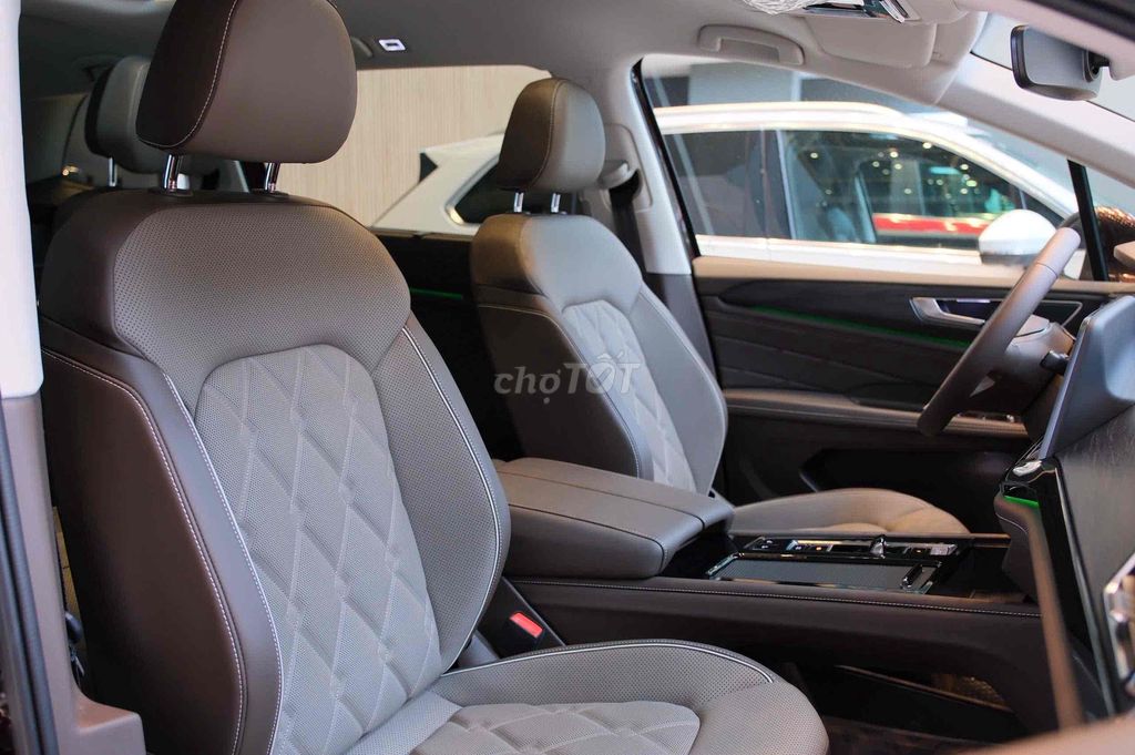 Volkswagen Viloran 2025. Mua bán Ô tô tại Quận 5 Tp Hồ Chí Minh được đăng bởi KhoaLee hình 11