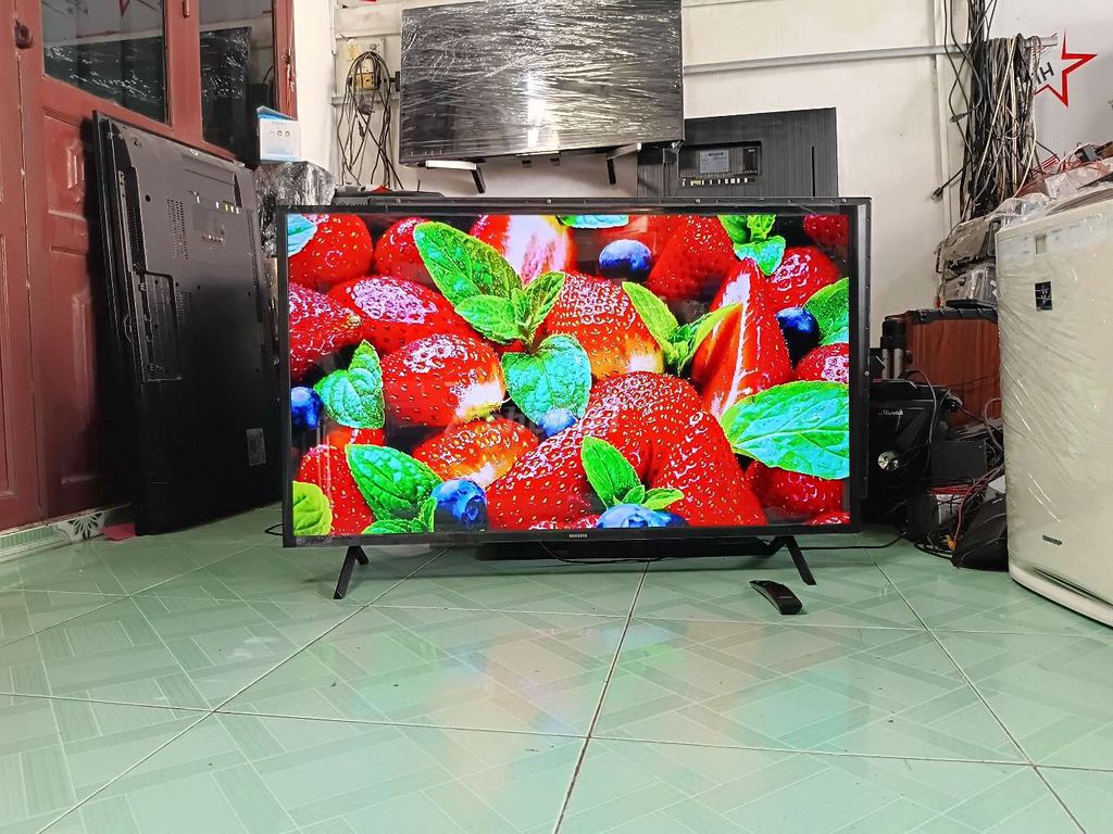 Tivi Samsung 43 in Xem YouTube, Bóng Đá bh 6 tháng. Mua bán Tivi, Âm thanh tại Thành phố Biên Hòa Đồng Nai được đăng bởi Điện Tử Nguyễn trung hình 1