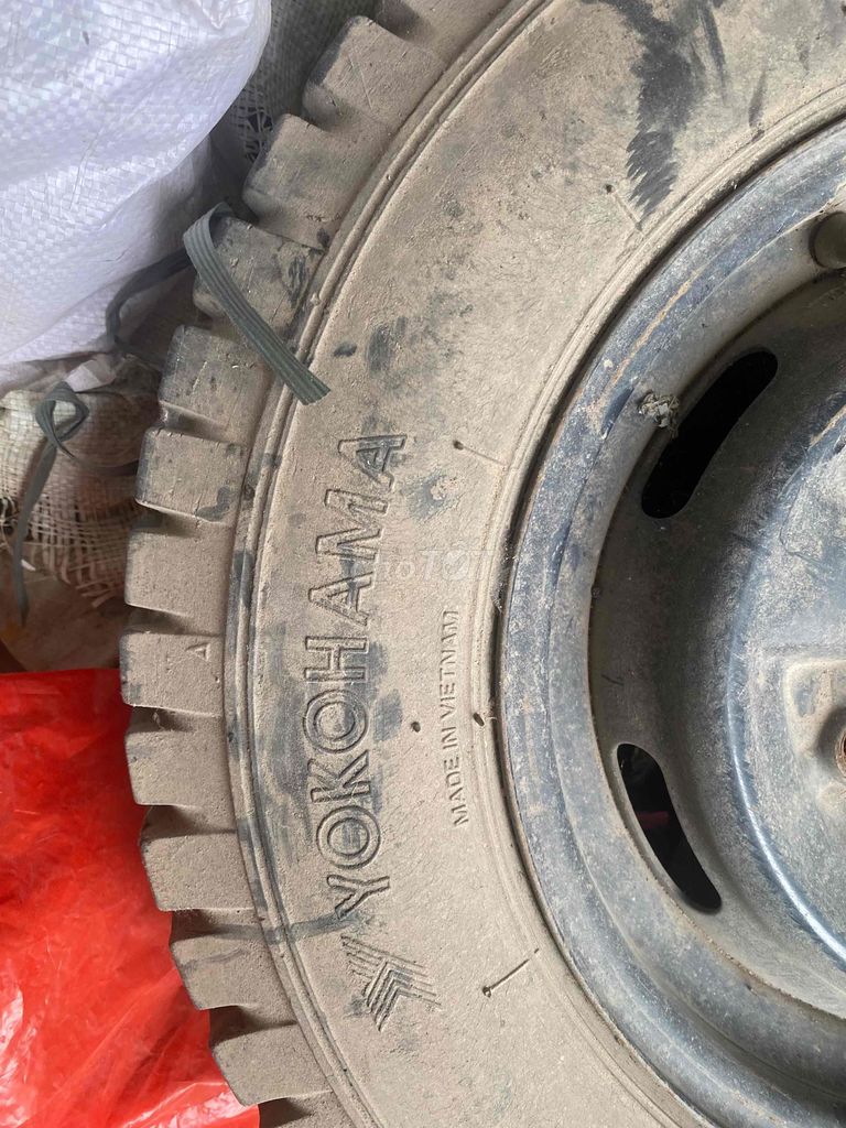 bán lốp dự phòng mới chưa hạ yokohama suzuki 5 tạ. Mua bán Phụ tùng xe tại Huyện Yên Lạc Vĩnh Phúc được đăng bởi デイエン hình 3