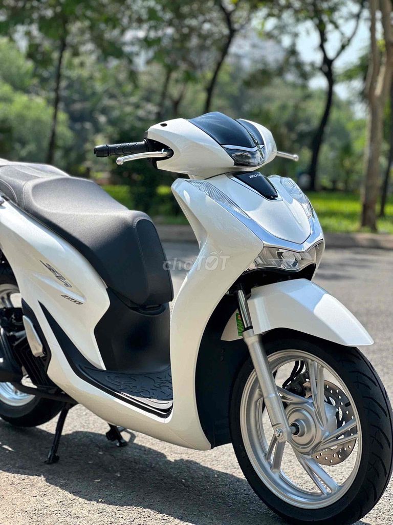Honda SH 160i 2025 Trắng 1000 km. Mua bán Xe máy tại Quận Gò Vấp Tp Hồ Chí Minh được đăng bởi CHXM 86 chuyên bán xe trả góp hình 2