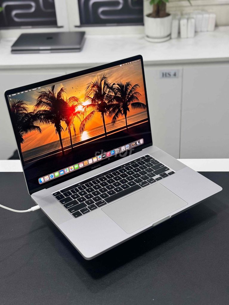 MacBook Pro 16” 2019 i9/32GB/1TB sạc 4L máy sạch. Mua bán Laptop tại Quận 10 Tp Hồ Chí Minh được đăng bởi Viễn Huy Shop hình 1