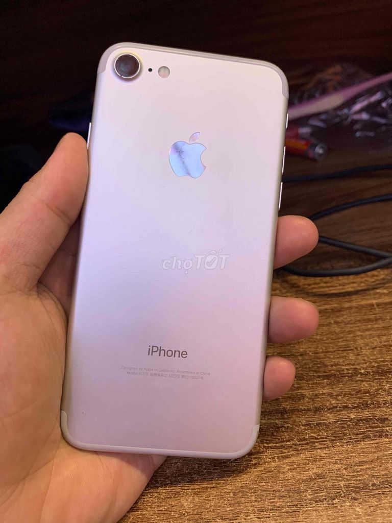 Apple iPhone 7G 128GB Bạc. Mua bán Điện thoại tại Quận Hai Bà Trưng Hà Nội được đăng bởi Tiểu Long hình 1