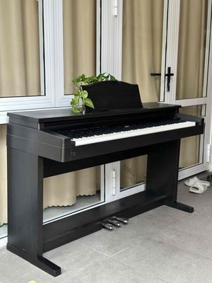 piano điện Roland HP2700.