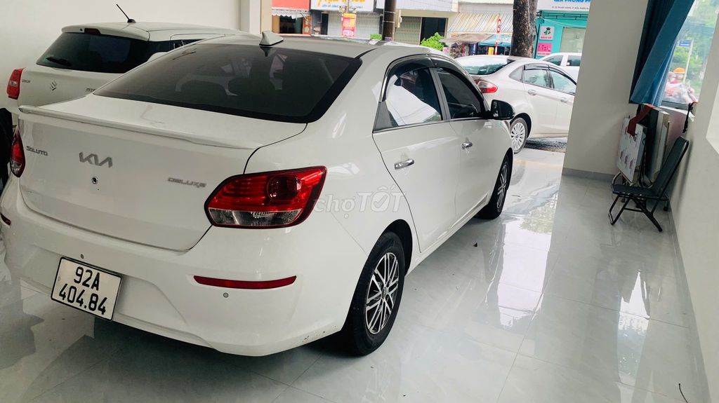 Kia Soluto 1.4 AT Delux 2024 màu trắng. Mua bán Ô tô tại Quận Cẩm Lệ Đà Nẵng được đăng bởi Nguyễn Đức Trưởng hình 3