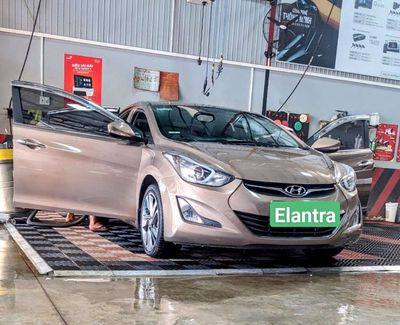 Hyundai Elantra 1.8At bản full 2015