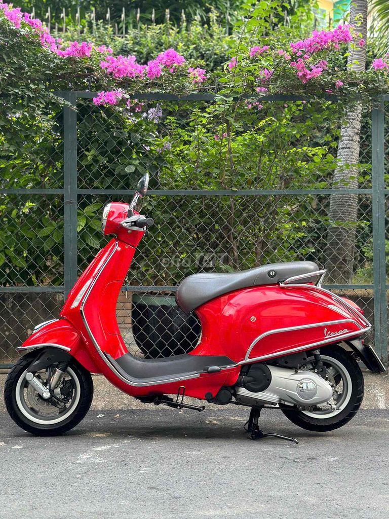 Vespa 2016 đỏ quá đẹp bstp chính chủ công chứng