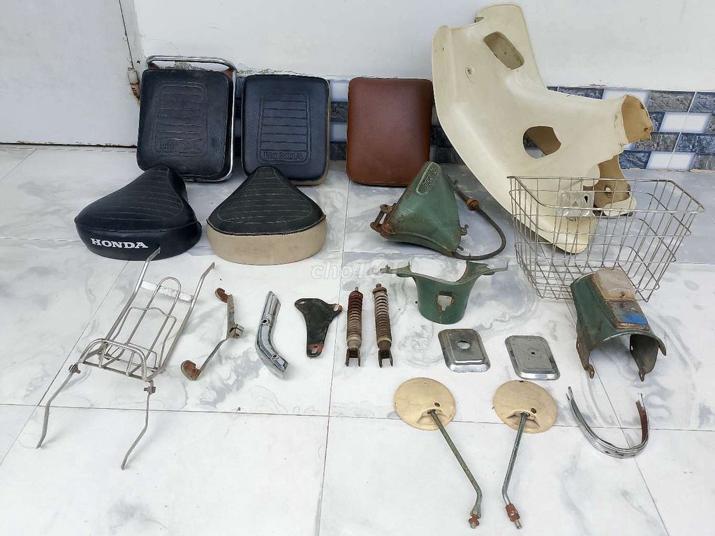 Phụ tùng Honda Cub 79 Nhựa, Kim loại. Mua bán Phụ tùng xe tại Thành phố Thủ Dầu Một Bình Dương được đăng bởi A.Thanh hình 2